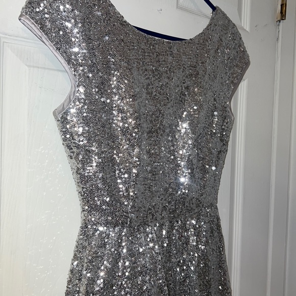 B. Smart silver sequin dress - Picture 2 of 3